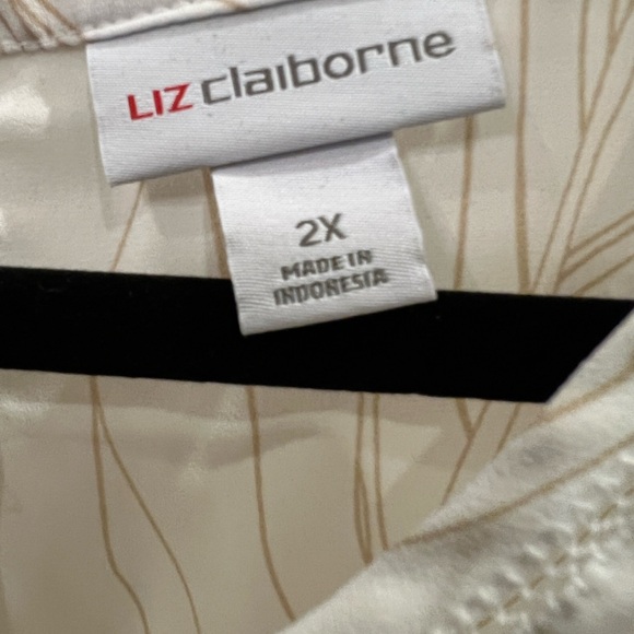 Liz Claiborne White with gold leaf top. Size 2X - Picture 3 of 4
